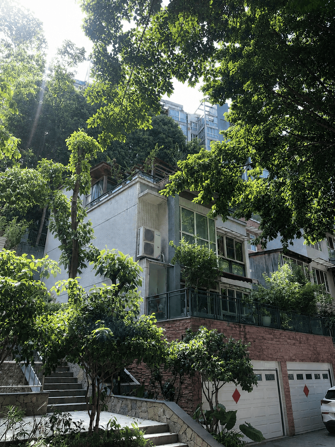 林芝岛居岁月从容升级：小小岛老别墅加装蒂升悦行款电梯